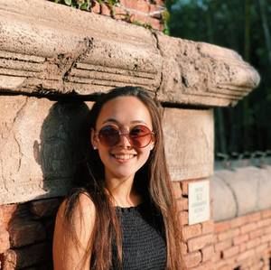 Meet your Posher, Crystal